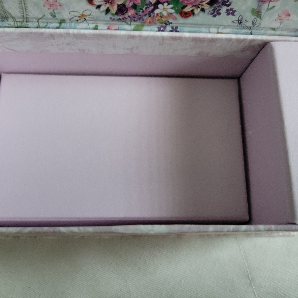 Music Box - Picture 4 of 10